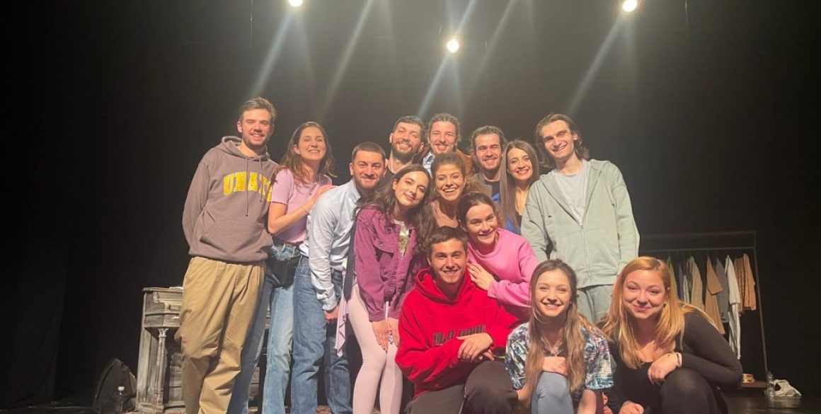 “Muscă, paie și bătaie” – odă adusă teatrului de către tinerii actori de la UNATC