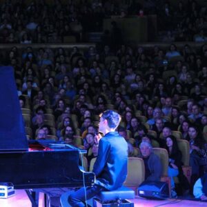 Lumini și Umbre Concert de gală (8) Lumini și Umbre Concert de gală (8)
